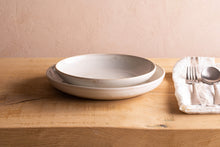  White shallow bowl